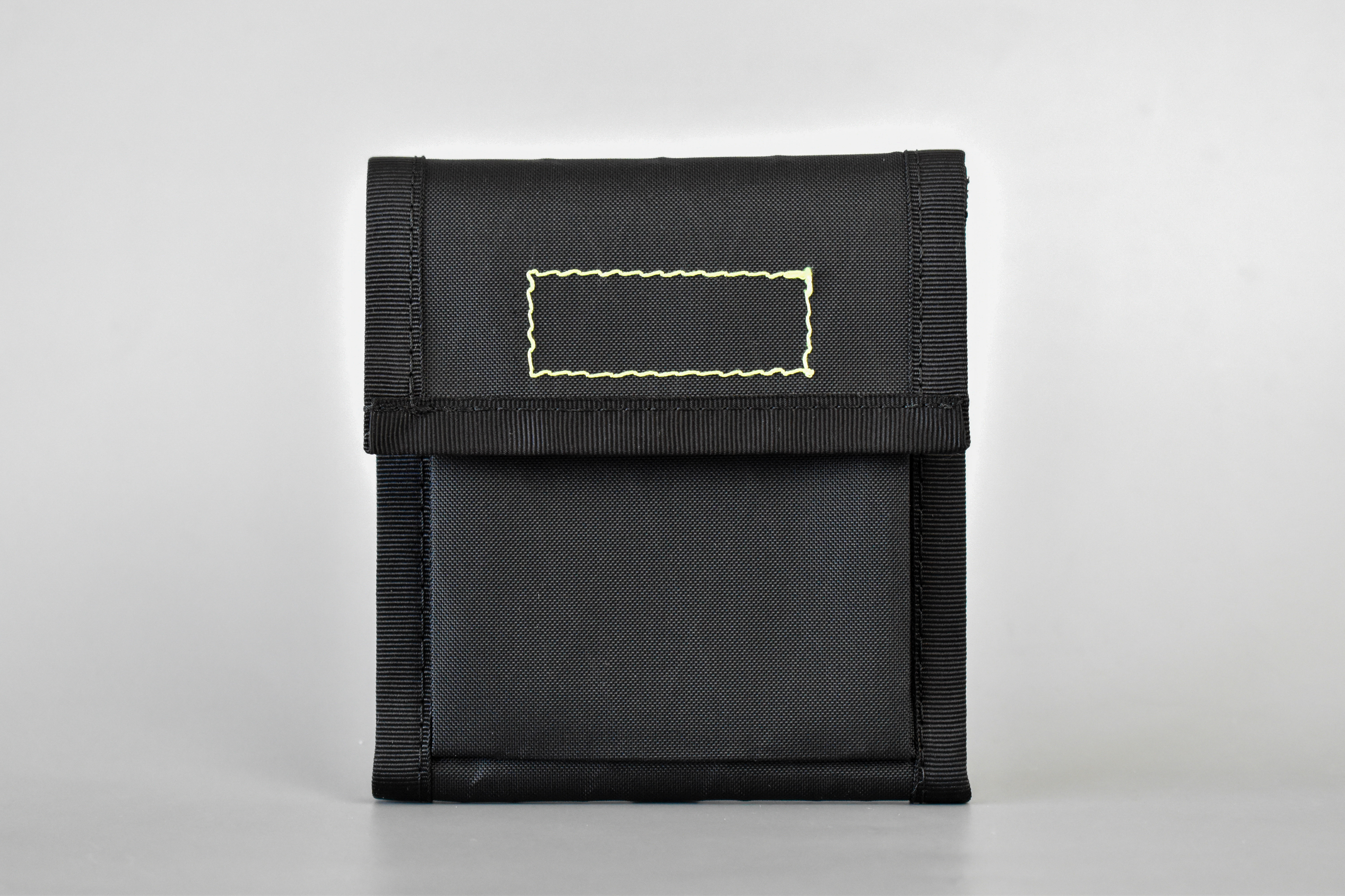 万双 二つ折り財布 ブラック コードバン 二つ折り財布(小銭入付) | 万双公式オンラインショップ