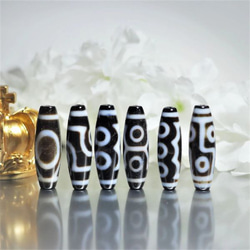 天珠瑪瑙（めのう） 38mm 1個 チベット産 一眼天珠・三眼天珠・四眼天