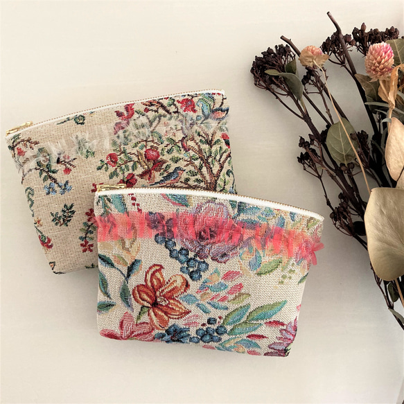 ゴブラン織り チュールフリルマチ付きポーチ 花柄×ピンクフリル 4枚目の画像