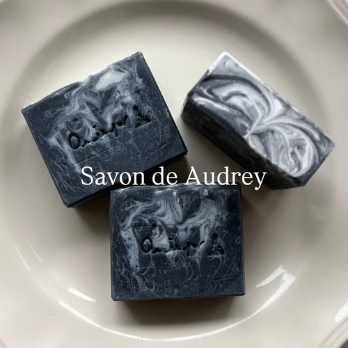 竹炭石鹸 Audrey Soap 手作り石鹸 ハンドメイド石鹸 雑貨石鹸【1個