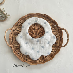 ふんわりダブルガーゼスタイ✺花柄刺繍/もくもく型 2枚目の画像