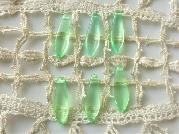 ダガー　妖精グリーン　チェコビーズCzech Glass Beads６個 2枚目の画像