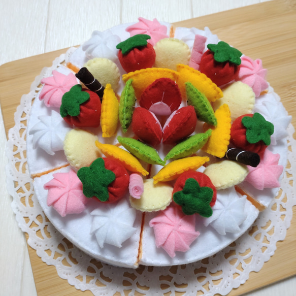 ケーキ を作る　フルーツいっぱいケーキ屋さんごっこ　フェルト　ままごと　おままごと 1枚目の画像