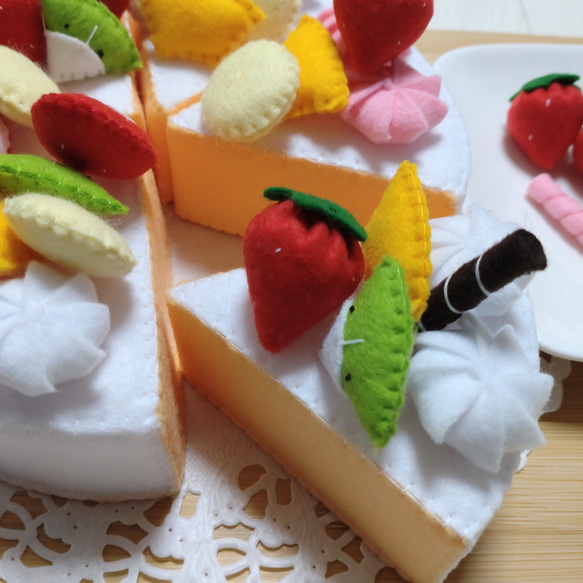 ケーキ を作る　フルーツいっぱいケーキ屋さんごっこ　フェルト　ままごと　おままごと 2枚目の画像