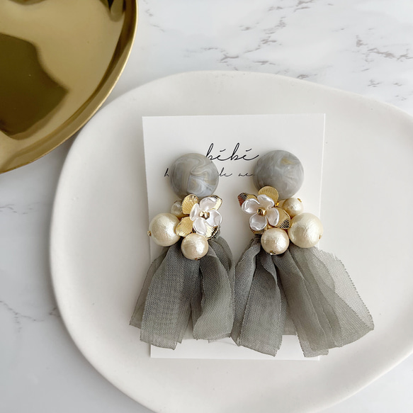 シャビードレス シフォンリボン タッセル 秋ピアス フラワー お花