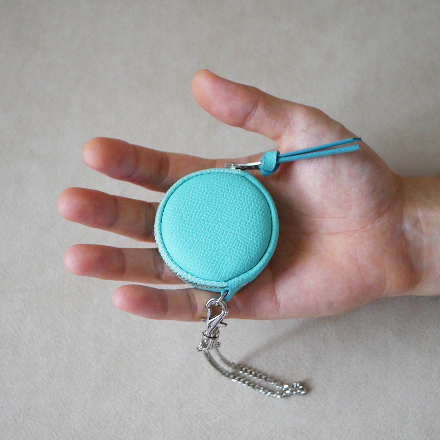 【Pebble L】丸型ミニケース フランス産レザー フェアリーブルー