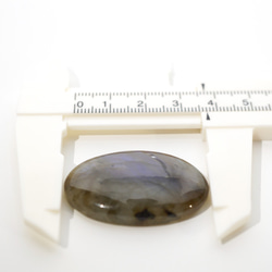 ラブラドライト カボション オーバル型 ルース 裸石 縦約37mm 天然石（マクラメ紐が選べます） 5枚目の画像