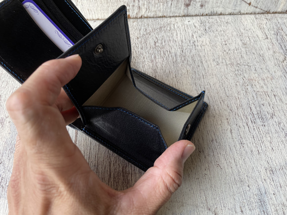 財布(２つ折り) 黒×青 4枚目の画像