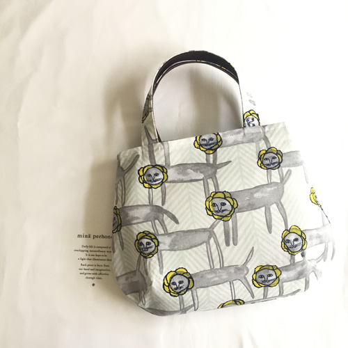 ちょっとそこまで⚮̈ ぷっくりまあるいタックバッグminä perhonen look