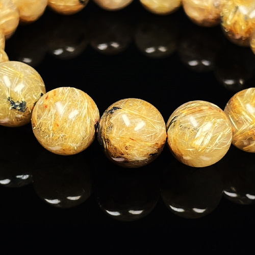 12ミリ お勧め 現品一点物 太陽放射ルチルブレスレット 勾玉 濃密