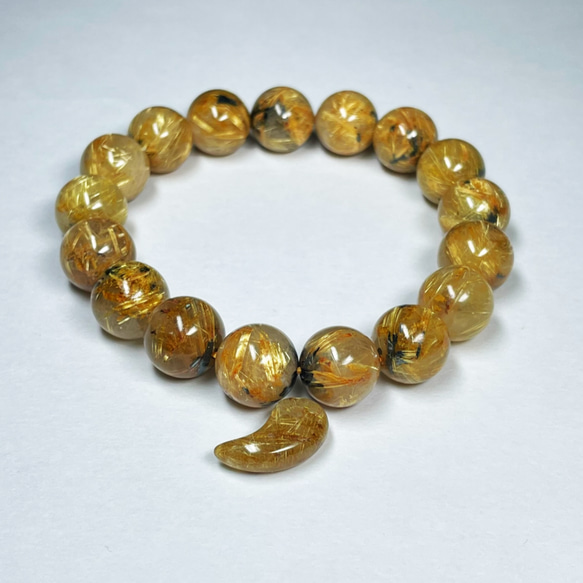12ミリ お勧め 現品一点物 太陽放射ルチルブレスレット 勾玉 濃密