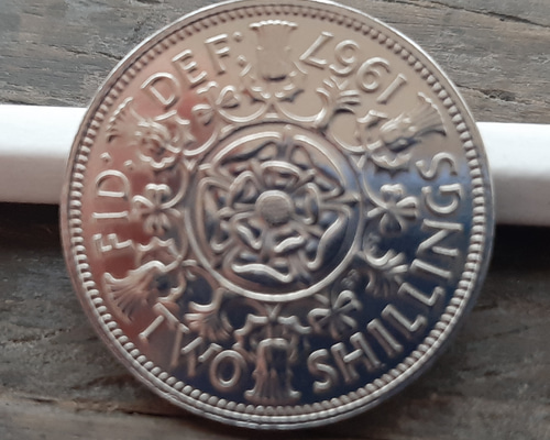 イギリス 1967年 2シリング フローリン 英国コイン 美品です
