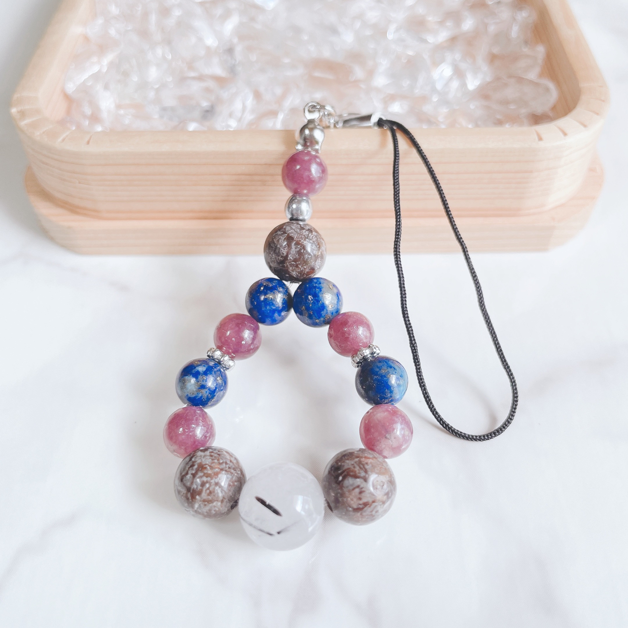 ✦とにかく幸せになりたい！ ブラックルチルクォーツ ライオライト ラピス 天然石 ストラップ No486S