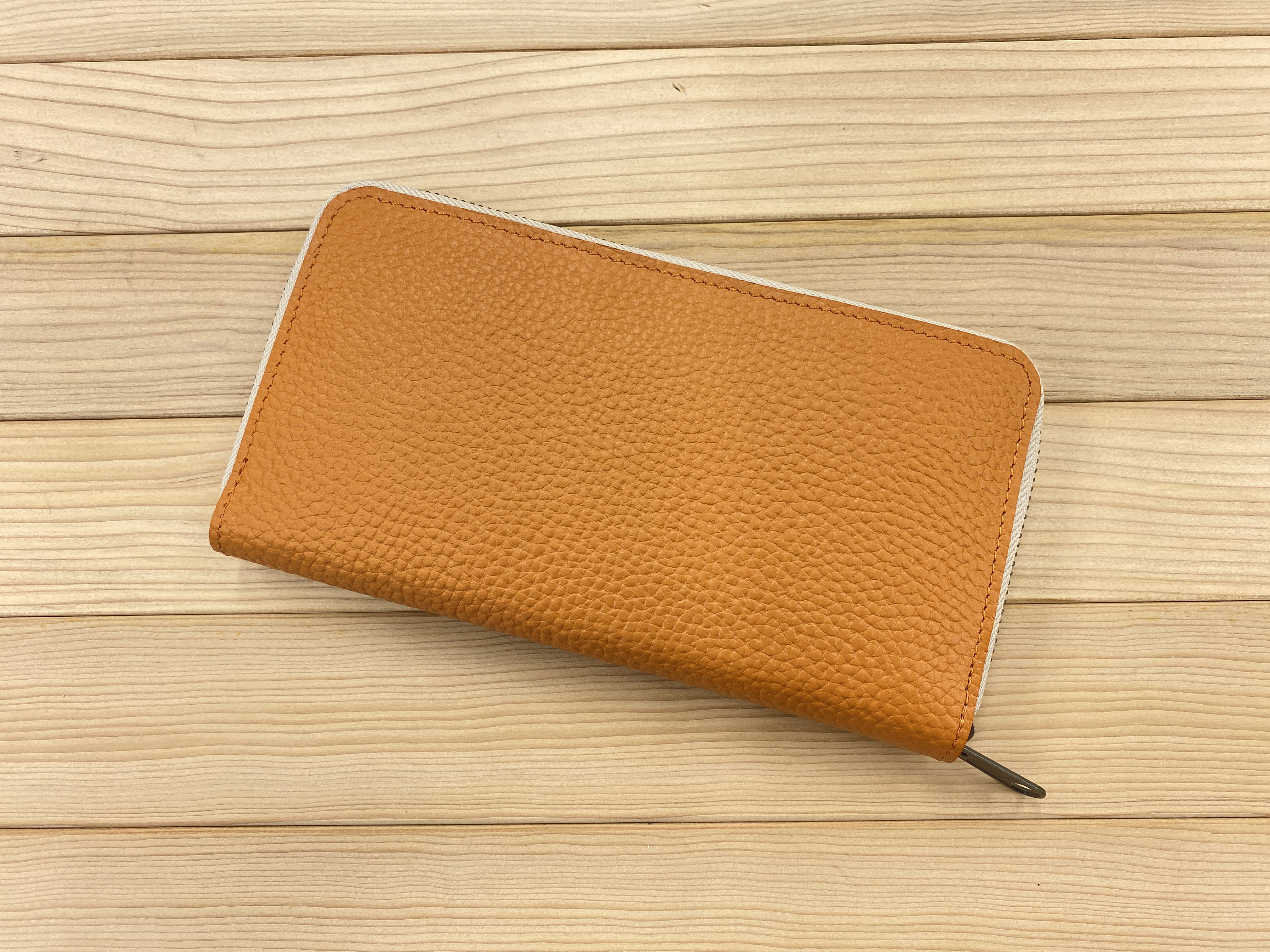 ラウンドファスナー長財布 オレンジ