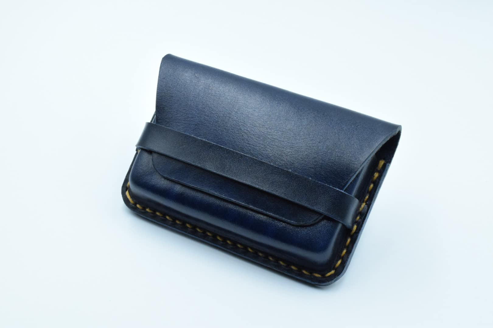 ベルギー産ルガトーレザー 名刺ケース（絞り）