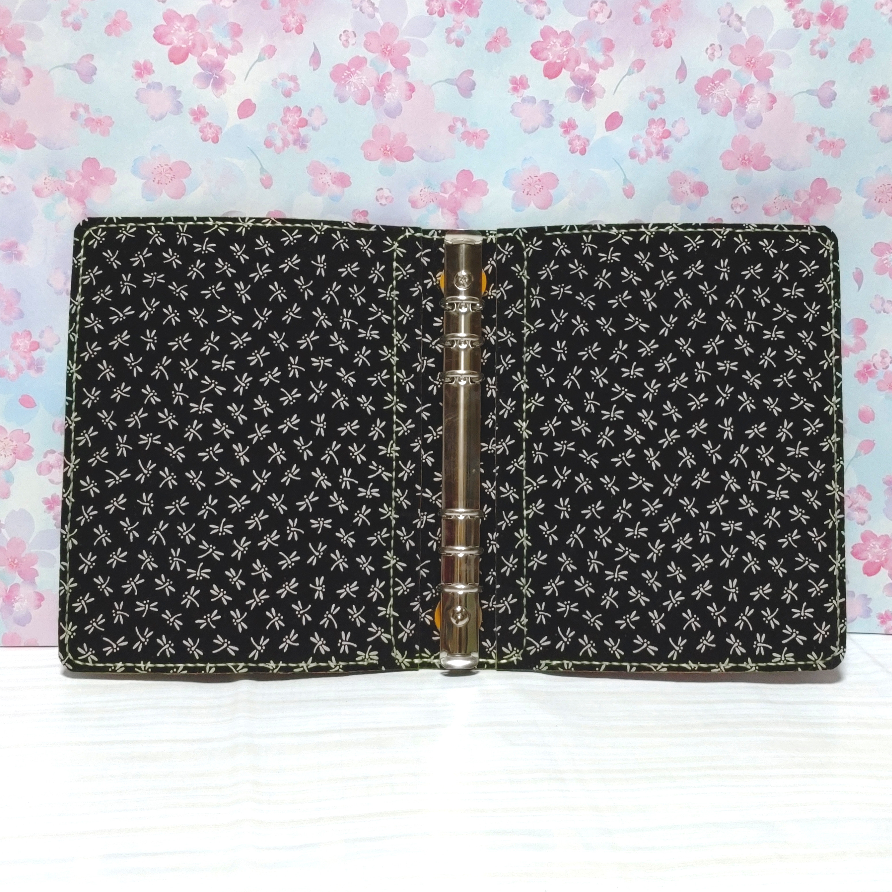 【一点物】☆革と布の組み合わせたA5バインダー6穴☆ シンプル ルーズリーフ 牛革 茶 レザー 革  手縫い  文房具