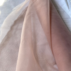 【幅広150cm】ソフトチュール生地 ピンクベージュ｜なめらかでやわらかなチュール／ウェディング・背景布・衣装づくり 3枚目の画像