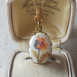 ヴィンテージ パンジー（ビオラ）18×13㎜／flower-Crown ネックレス