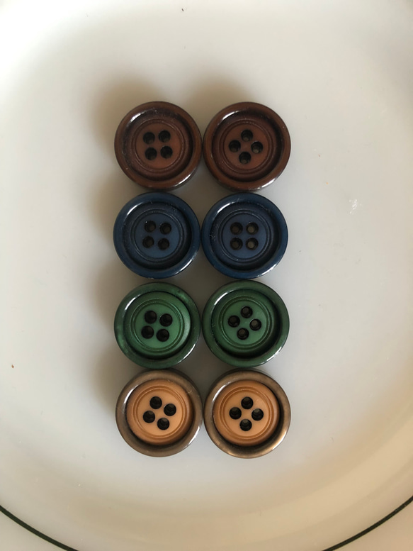 アンティーク ボタン 2個セット ビンテージ 昭和 レトロ 個性的 ハンドメイド素材 緑　グリーン　ポップ アクセ 2枚目の画像