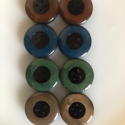 アンティーク ボタン 2個セット ビンテージ 昭和 レトロ 個性的 ハンドメイド素材 紺色　ネイビー　ポップ アクセ 3枚目の画像
