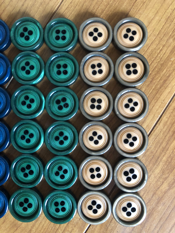 アンティーク ボタン 2個セット ビンテージ 昭和 レトロ 個性的 ハンドメイド素材 紺色　ネイビー　ポップ アクセ 4枚目の画像