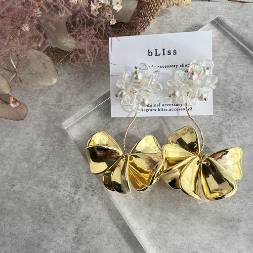 ピアス ハンドメイド ゴールド オーロラ 花びら 花 フラワー ピアス