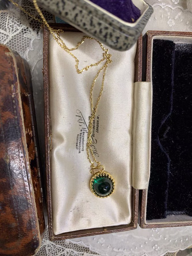 オアシス ウエスタン ヴィンテージ エメラルド グリーン キラキラ ガラスストーン ネックレス 緑 オアシス ウエスタン ヴィンテージ エメラルド グリーン キラキラ ガラスストーン ネックレス 緑