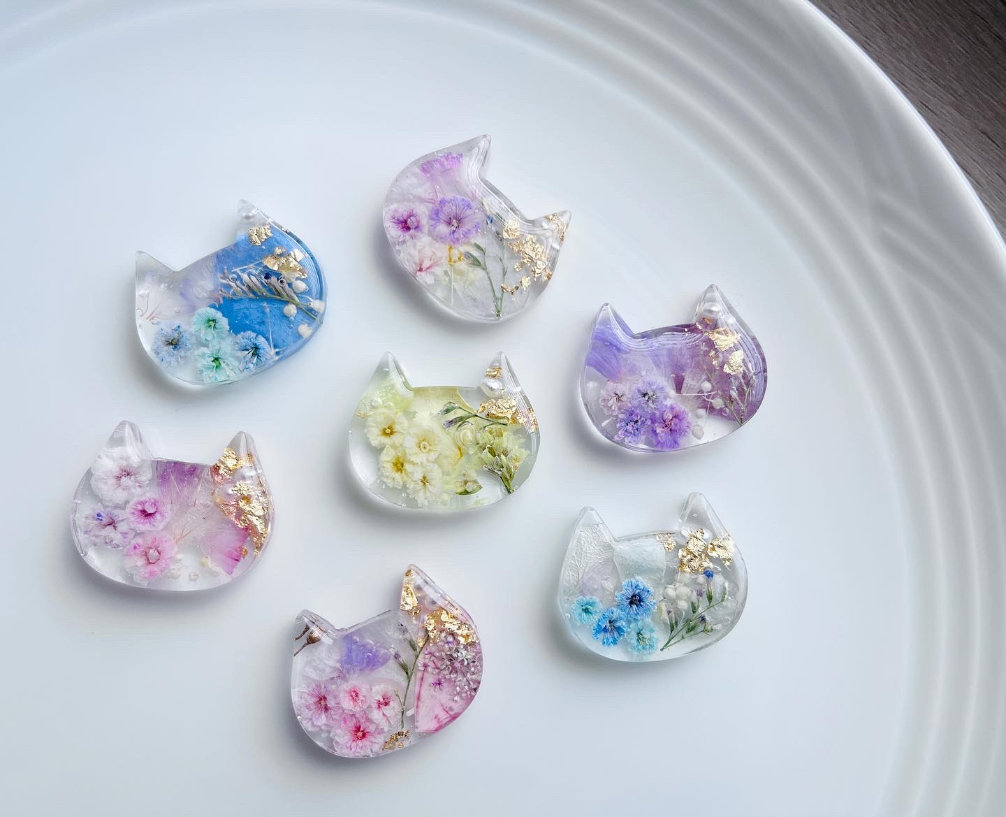 ☆レジン ヘアゴム なつかしく ブローチ☆♡ラブラブ猫とお花♡ ☆レジン ヘアゴム なつかしく ブローチ☆♡ラブラブ猫とお花♡