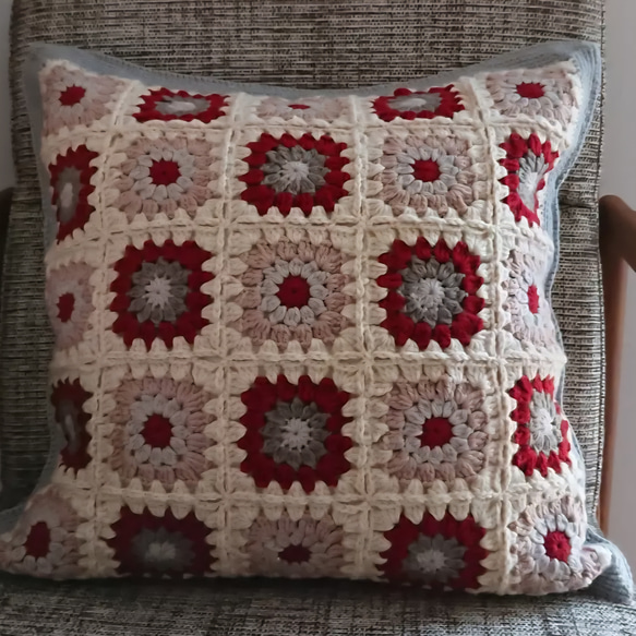 毛糸のモチーフクッションカバー レッド クッション・クッションカバー