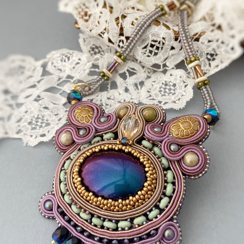 ソウタシエ エキゾチックなネックレス(パープル) ネックレス