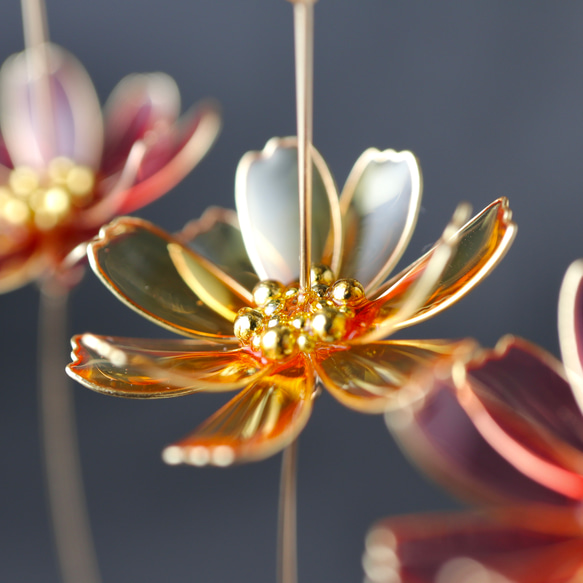 【秋限定】風と踊る秋桜 | ピアス / イヤリング 7枚目の画像