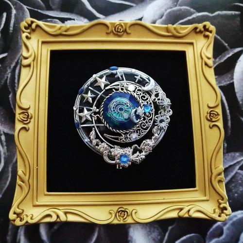 再販「封印されし銀河系」 ピルケース 魔法 コンパクト レジン 月 星