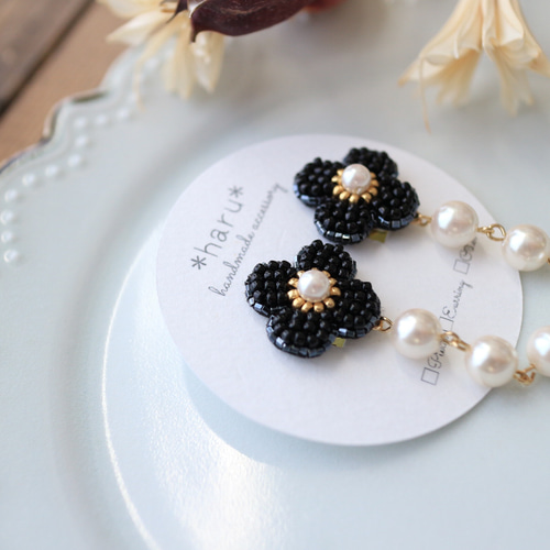 ✨4点おまとめ　✳️オリーブ雫ビーズ刺繍　ピアスorイヤリング ✨4点おまとめ ✳️オリーブ雫ビーズ刺繍 ピアスorイヤリング