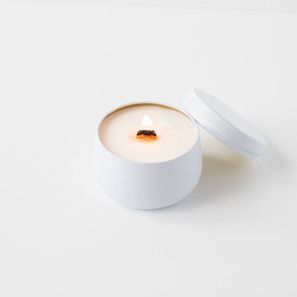 ぽってり缶の木芯キャンドル ホワイト 灯りを奏でるキャンドル ソイワックス100%使用 白インテリア 4枚目の画像