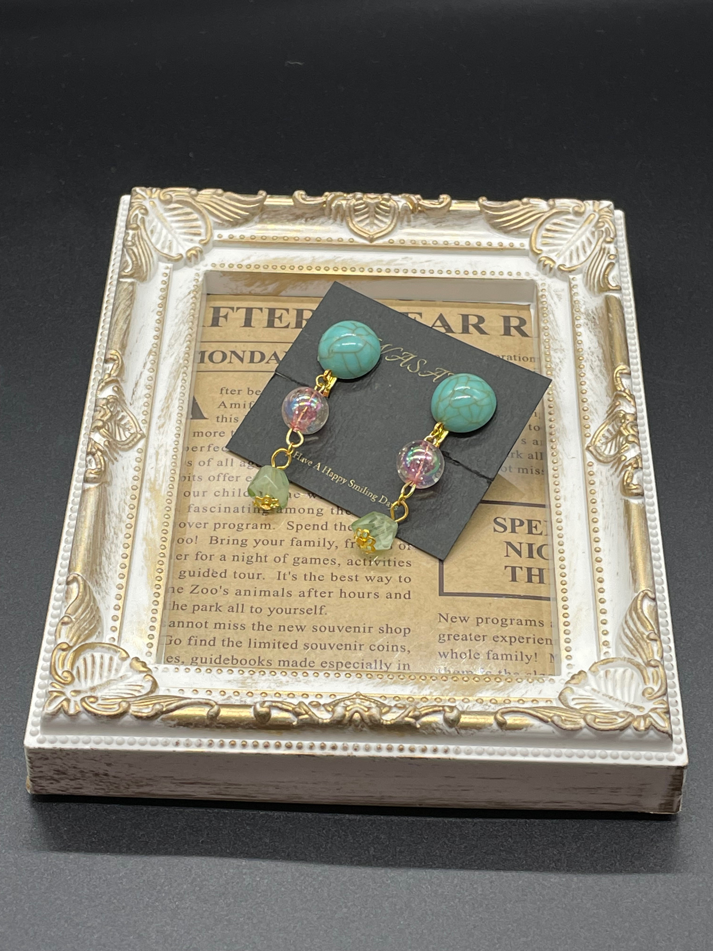 ターコイズとグリーンビーズのイヤリング