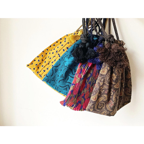 ヴィンテージ刺繍クロス 巾着トートバッグ (M縦長) / ブラック