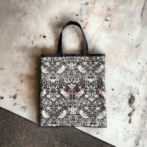 A4サイズ対応☆ウィリアムモリス☆いちご泥棒☆撥水加工・軽量/トート