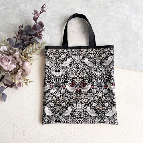 ボンポワン　トート　ウィリアムモリス A4サイズ対応☆ウィリアムモリス☆いちご泥棒☆撥水加工・軽量/トート