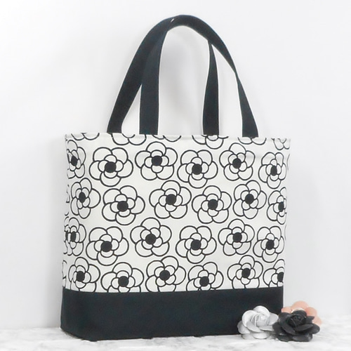 オフホワイト）帆布とカメリア柄のA4トートバッグ◇再販◇ トート