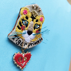 タイガープリンセス刺繍ブローチ☆ハローサーカス 3枚目の画像