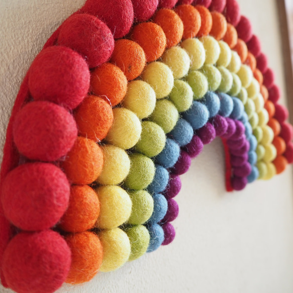 羊毛フェルト 虹 レインボー 壁掛け オブジェ 壁掛けオブジェ