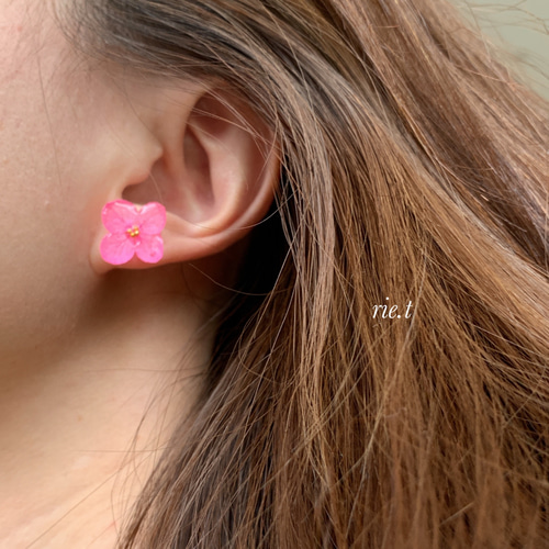 再販9【rie.t】本物の紫陽花 ピアス／イヤリング ピアス（スタッド・一