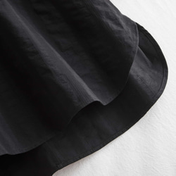 用舒適的提花面料打造華麗外觀 100% 棉 3/4 袖襯衫 黑色 220807-2 第4張的照片
