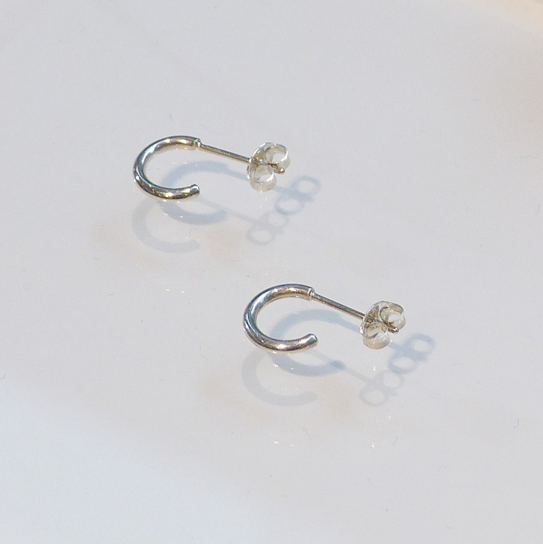 silver mini hoop フープピアス