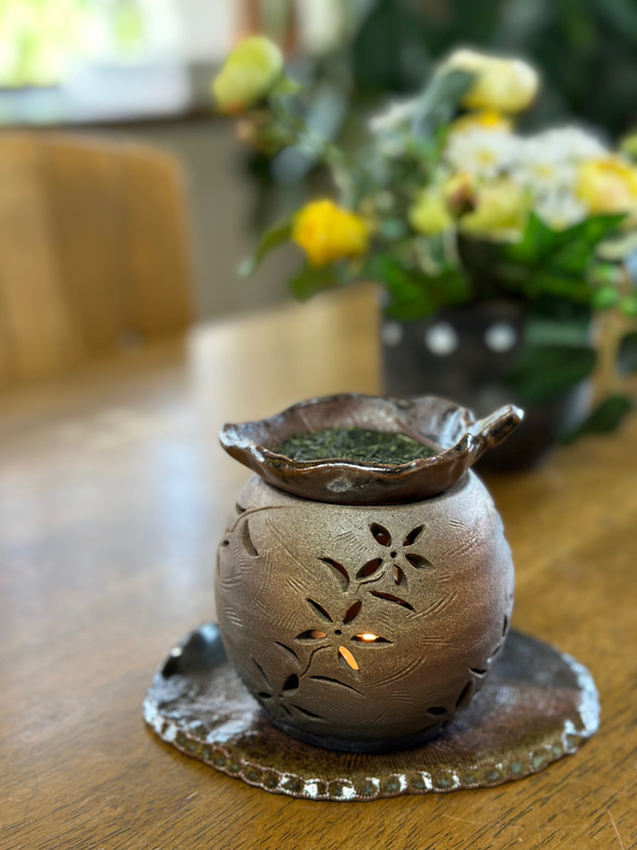【再販】お茶の香りと可愛いお花の灯りが楽しい焼き締め茶香炉3点セット 16枚目の画像