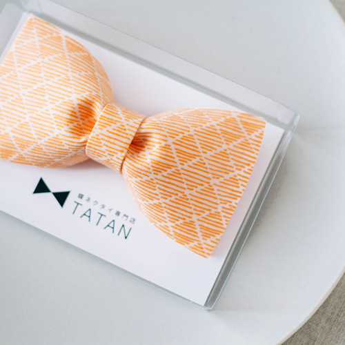 アトリエＦ&Ｂ　オレンジ　花柄　ネクタイ　新品未使用 タグ付き オレンジの花柄ネクタイ | シルク100% | クラッシーメンズ