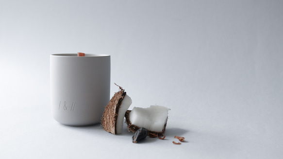 shea coconut - PRESENT/this series | scented candle | ~40hrs 2枚目の画像