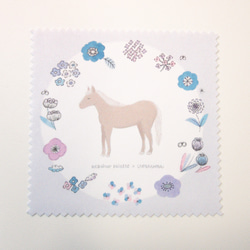 クリーニングクロス メガネふき『花飾りと馬』 1枚目の画像