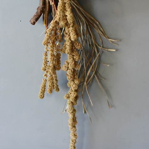 180【秋色ドライフラワー縦型スワッグ】バンクシアオブジェ、上向き  