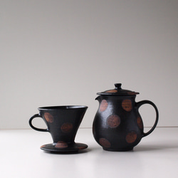 【momo様専用ページ】コーヒードリッパー＆ピッチャー・マグカップ　 黒　ドット　陶器 4枚目の画像